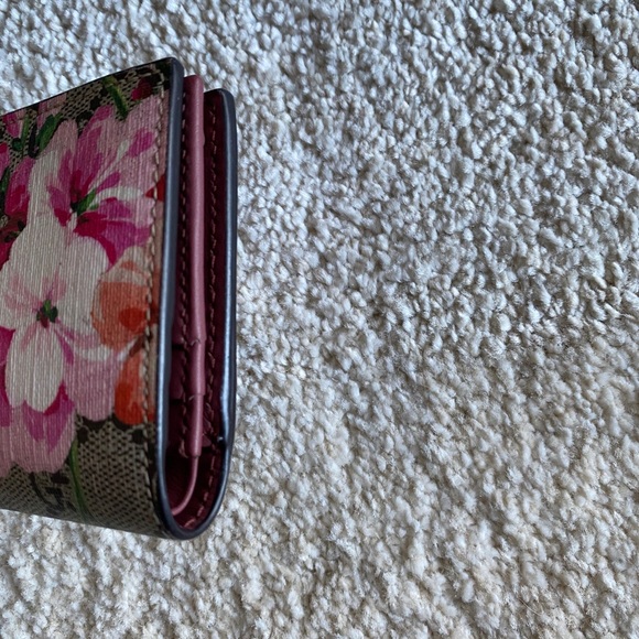 SOLD Gucci floral wallet - Picture 4 of 9